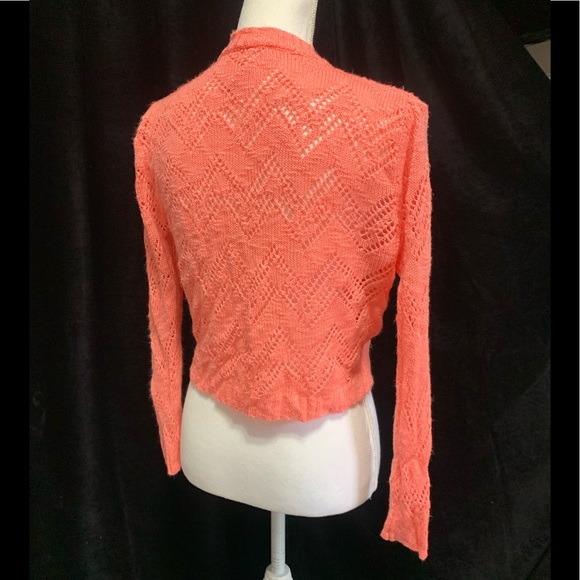 3/$10 🔆 Crop Sweater - Picture 3 of 8